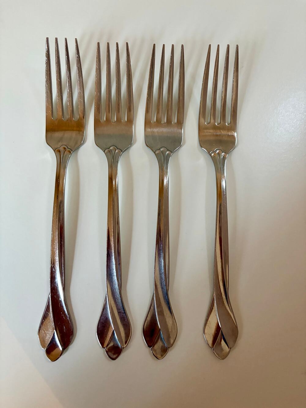 Oneida Tribeca Glossy Dinner Fork Set of 4